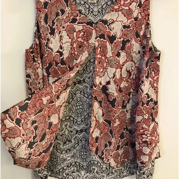 Lucky Brand Sleeveless Red Black Floral Abstract Aztec Flowy Blouse Size 3X - Picture 8 of 8